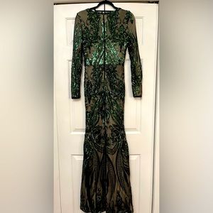 Green/nude maxi long sleeve. Fully lined. Size small